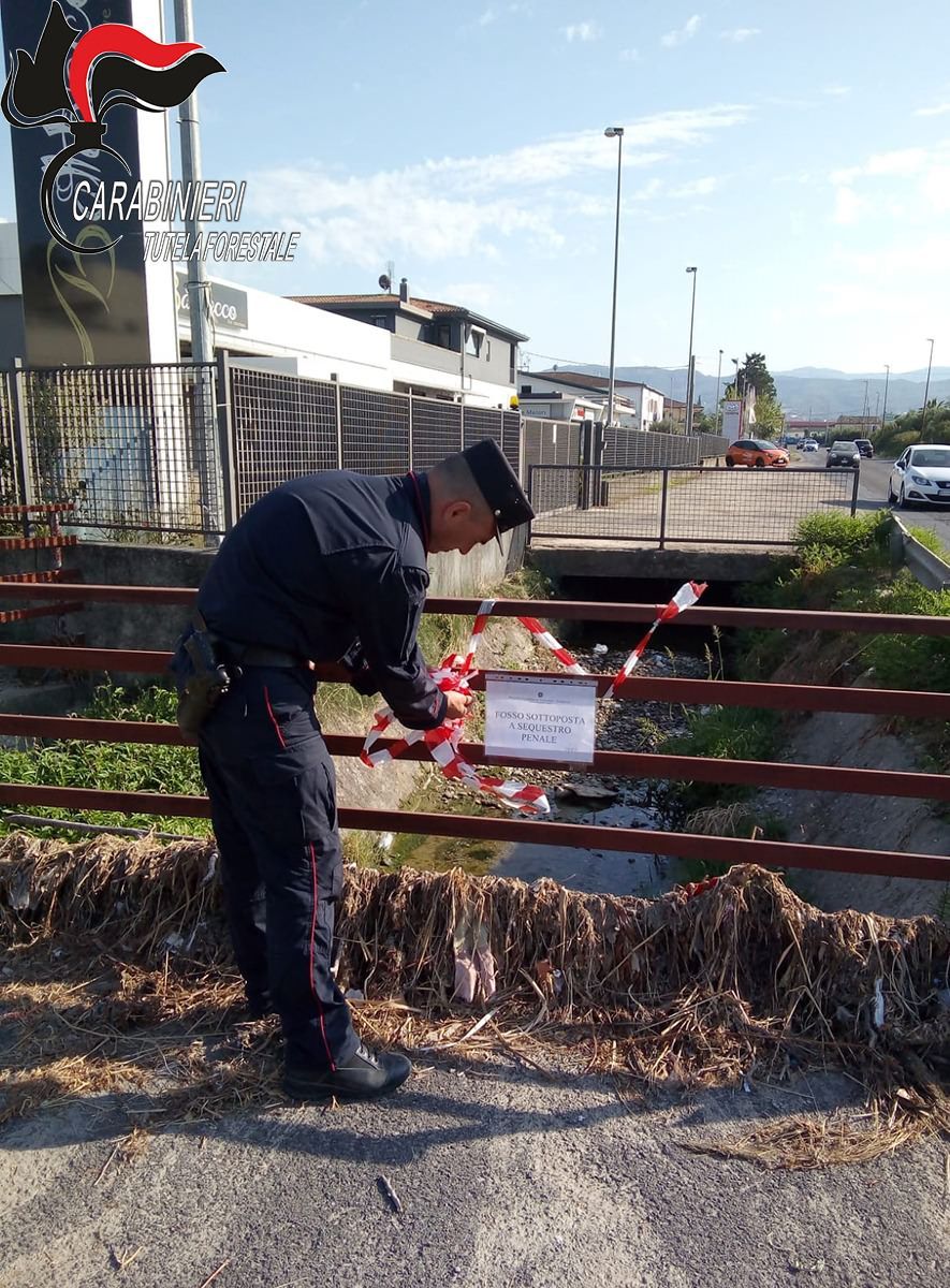 Corigliano, sequestrato fosso consortile che sversava liquami in mare