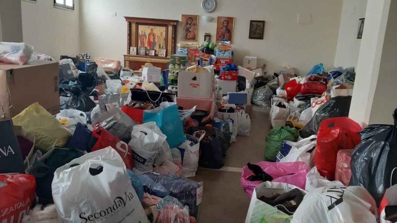 Raid contro la solidarietà a Reggio, svaligiato un deposito viveri destinato a Kiev