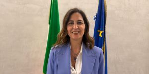 Scuola, l’appello di Micheli agli studenti calabresi: «Sognate in grande»