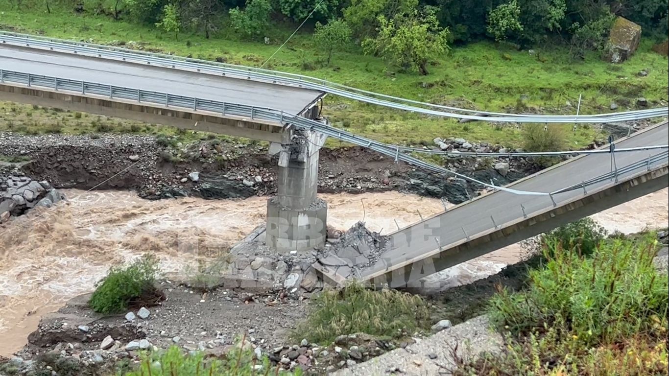 Crollo sul quarto lotto della Sila Mare, la Gdf acquisisce documenti in Regione e Anas