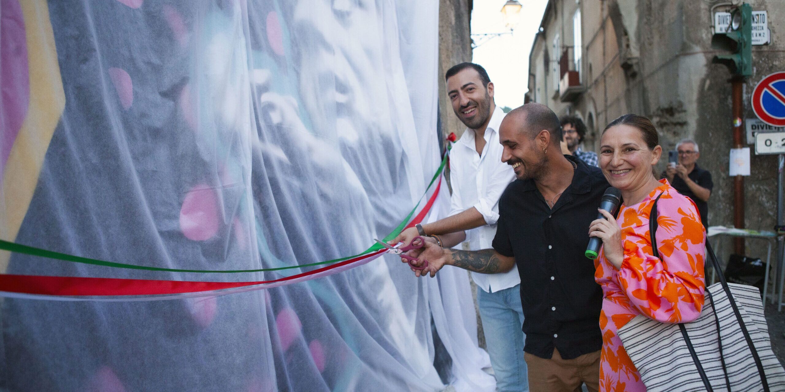 Aprigliano, inaugurato il festival di ars erotica su Duonnu Pantu – FOTO