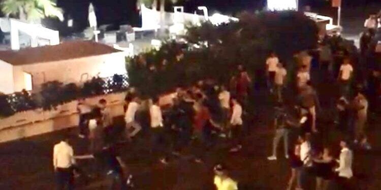 Risse organizzate, divieto di accesso ai locali per 21 minori della provincia di Reggio