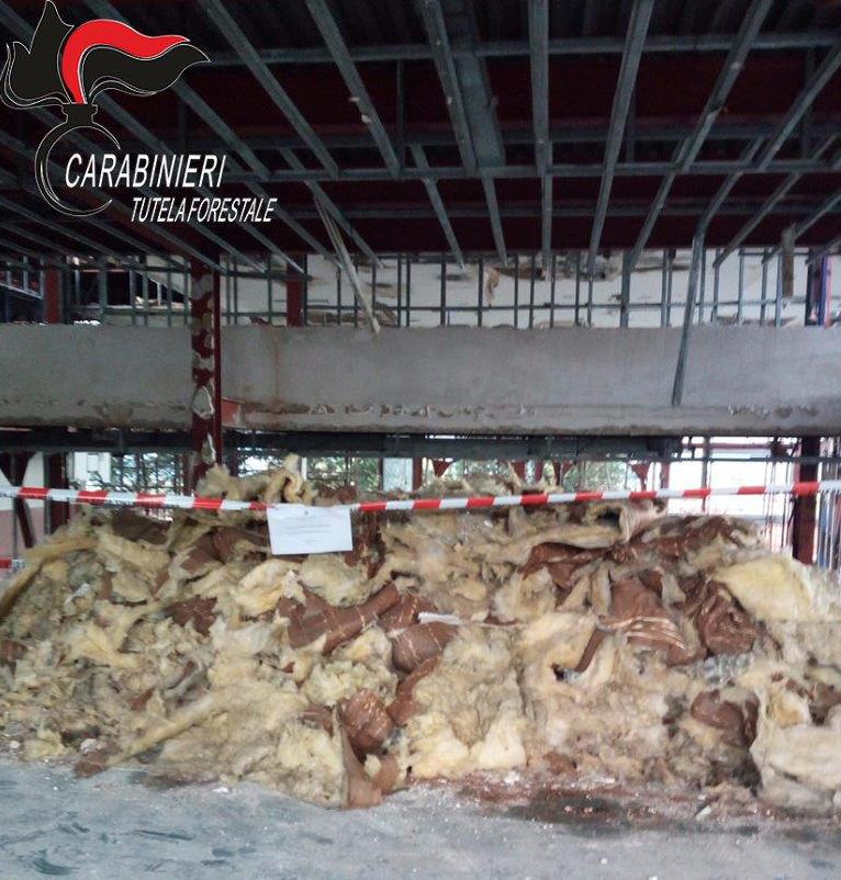 Luzzi, scuola in ristrutturazione: sequestrati rifiuti speciali