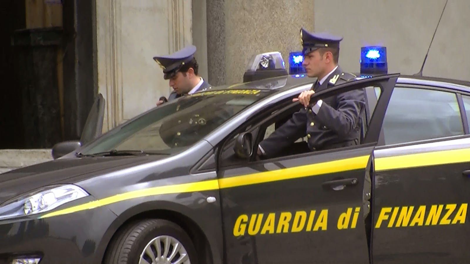 Incubo per le dipendenti del call center, indagato un imprenditore a Lamezia