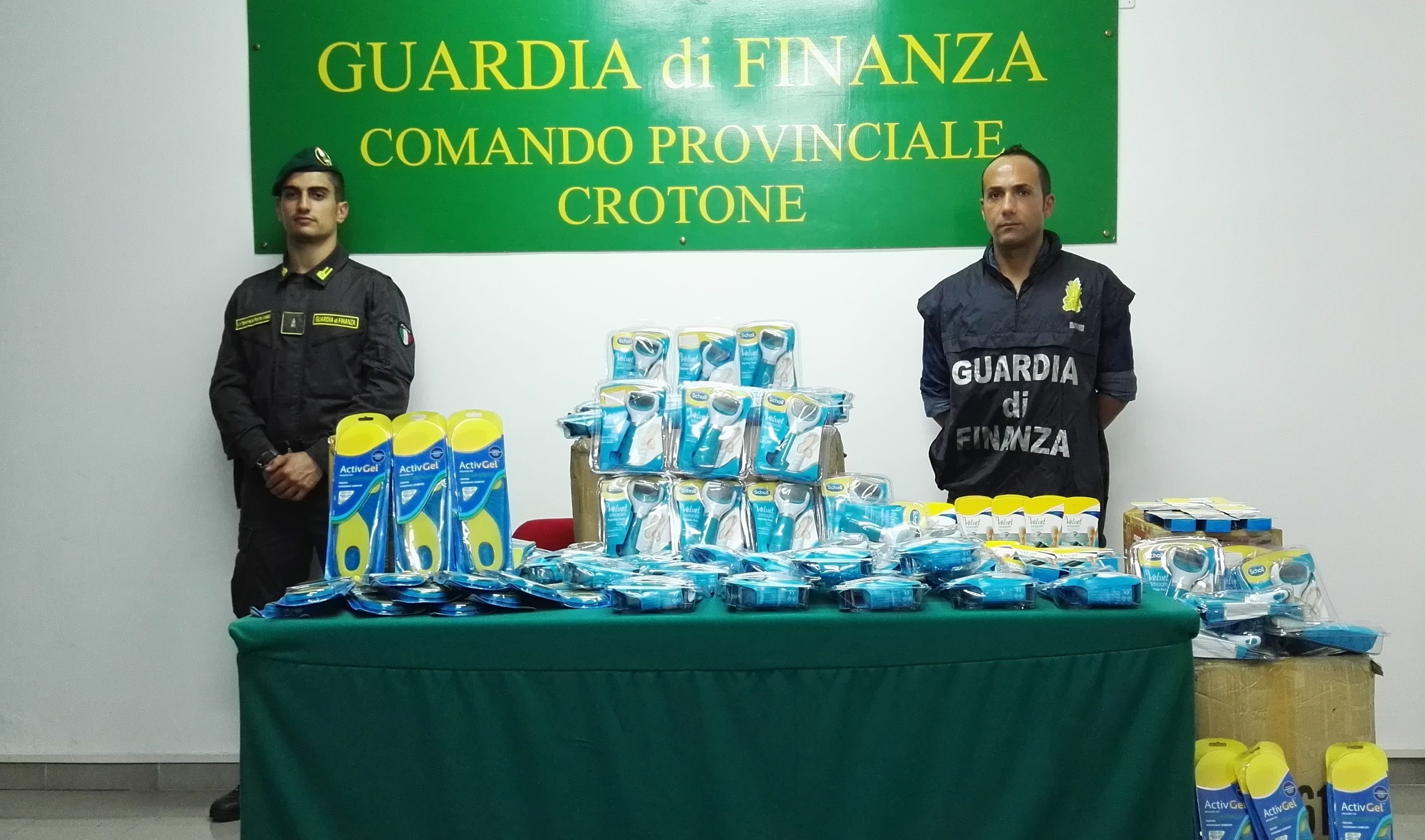 Contraffazione, sequestrati oltre duecento prodotti pericolosi