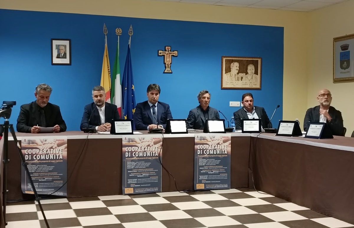 Cooperative di comunità, la proposta di legge di Lo Schiavo: «Nuovo modello di sviluppo per la Calabria»