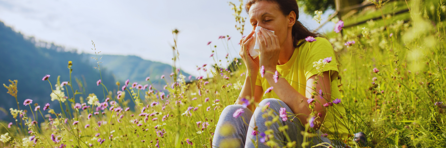 Allergie, dagli abiti alle creme solari: i rischi per la pelle