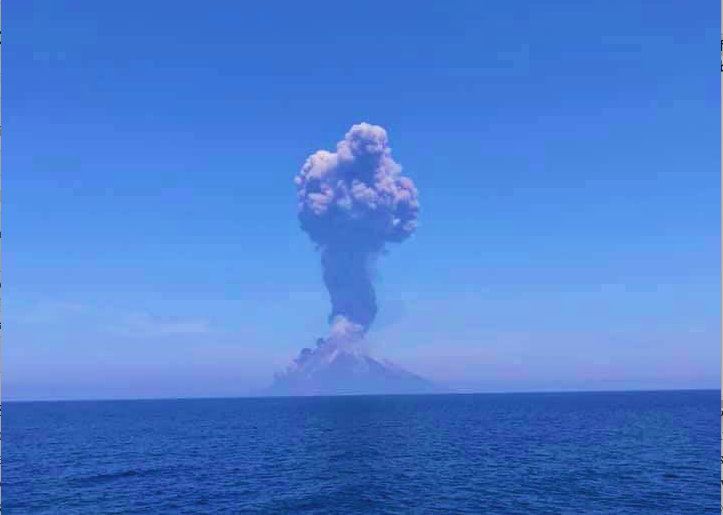 L'eruzione dello Stromboli vista dalla Calabria – VIDEO