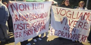 I tir lasciano Vazzano, i cittadini rilanciano: «Siamo calabresi, non ci arrendiamo facilmente». E 35 sindaci scrivono al Governo