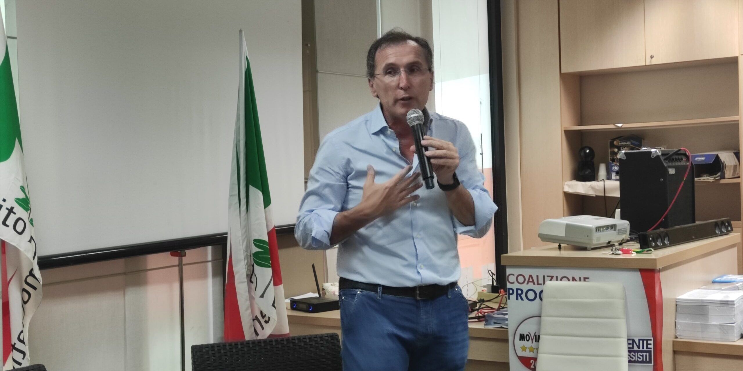 Boccia e Ruotolo a Vibo per supportare Romeo: «L’unico a dire che non vuole i voti della ‘ndrangheta» – FOTO