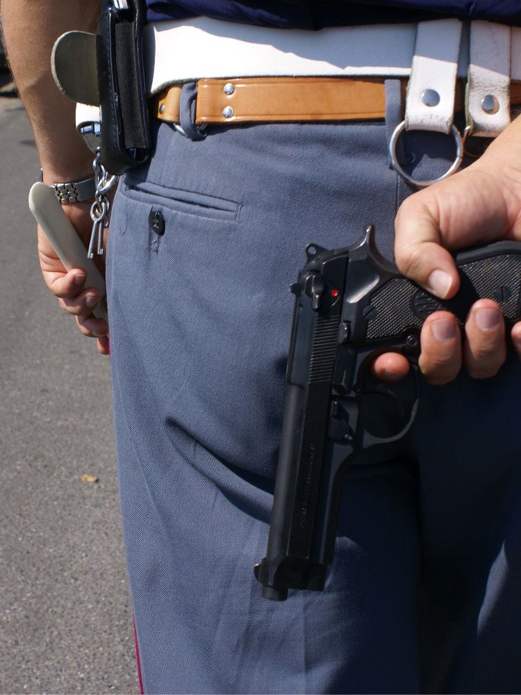 Poliziotto si uccide negli uffici della Procura di Locri