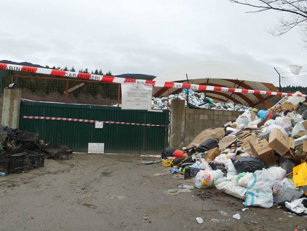 Serra, sequestrata isola ecologica usata come discarica