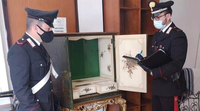 Furti in tre appartamenti a Copanello, denunciato un imprenditore di Lamezia