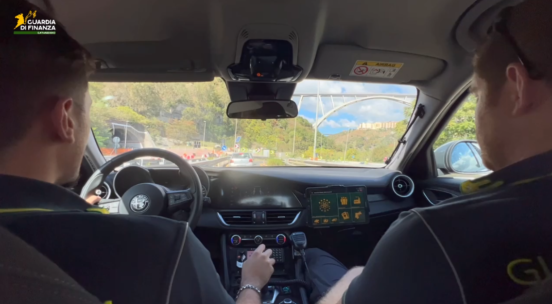 Catanzaro, truffa sui fondi per il turismo: 8 indagati e sequestri per oltre 737mila euro – VIDEO