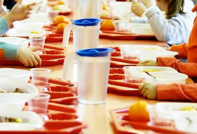 Petilia, scoperti 16 lavoratori irregolari nelle mense scolastiche