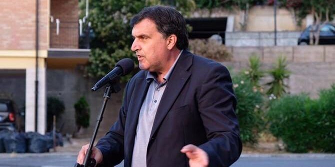 Perrotta: «La scultura dedicata a Gravina non sarà mai rimossa»