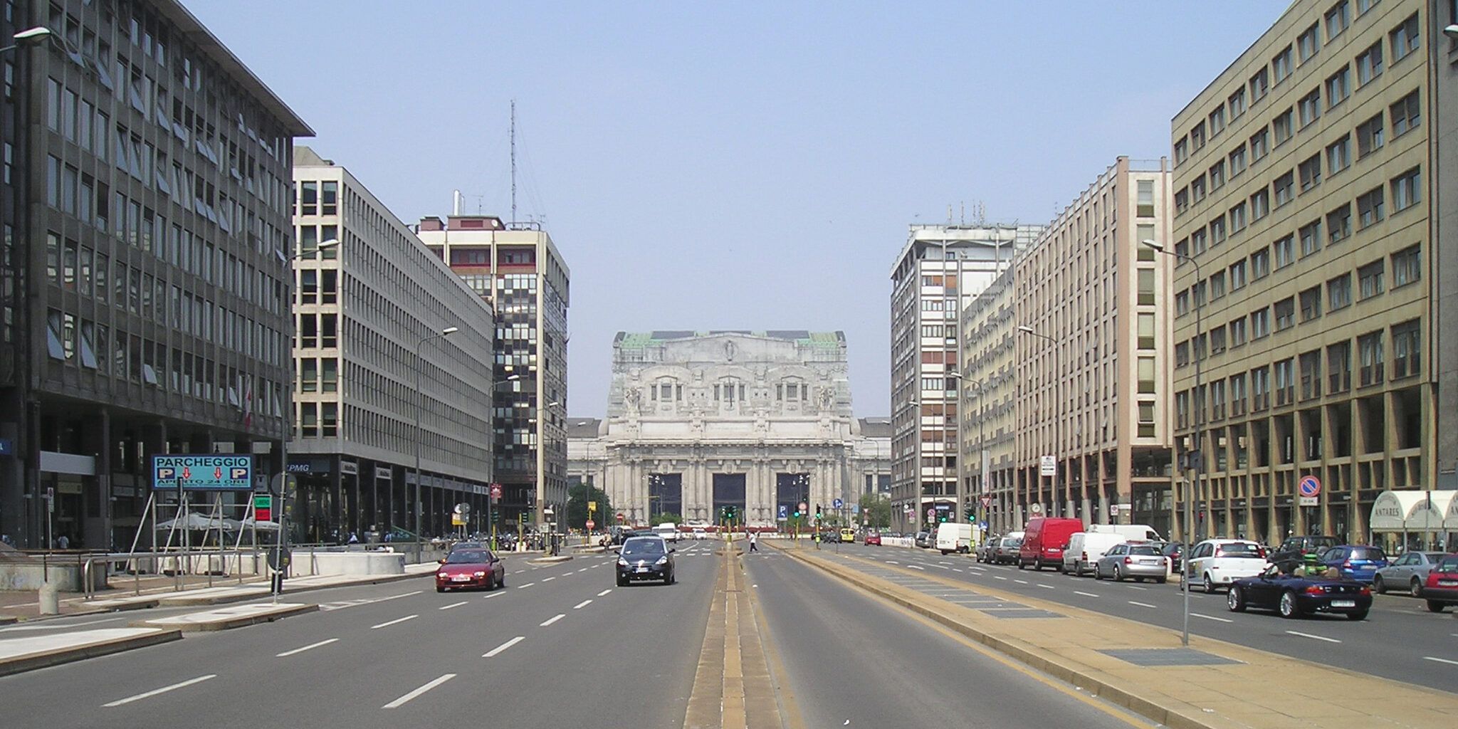 Il summit di ‘ndrangheta nel cuore di Milano: cinque clan decidono di «mangiare» sui rifiuti