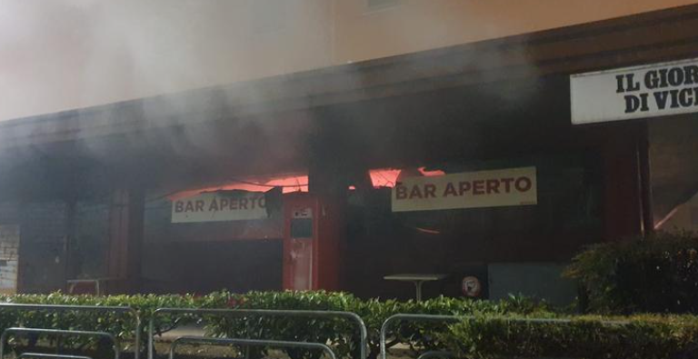 Da Reggio Calabria a Vicenza per incendiare un bar-tabaccheria: cinque arresti