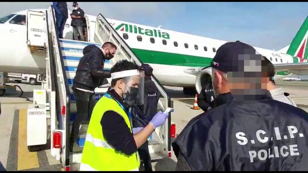 Scambio di detenuti tra Italia e Spagna, arrestato trafficante ricercato dalla procura di Vibo – NOMI E VIDEO