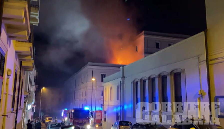 Reggio, incendio alla Corte d’appello: prosciolti tutti gli imputati – NOMI