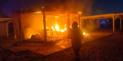 incendio lido roccella 1