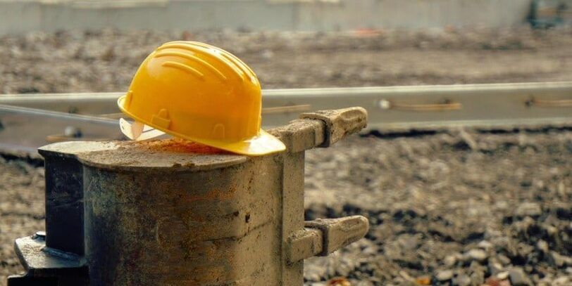 Un operaio muore schiacciato da pannelli di cemento