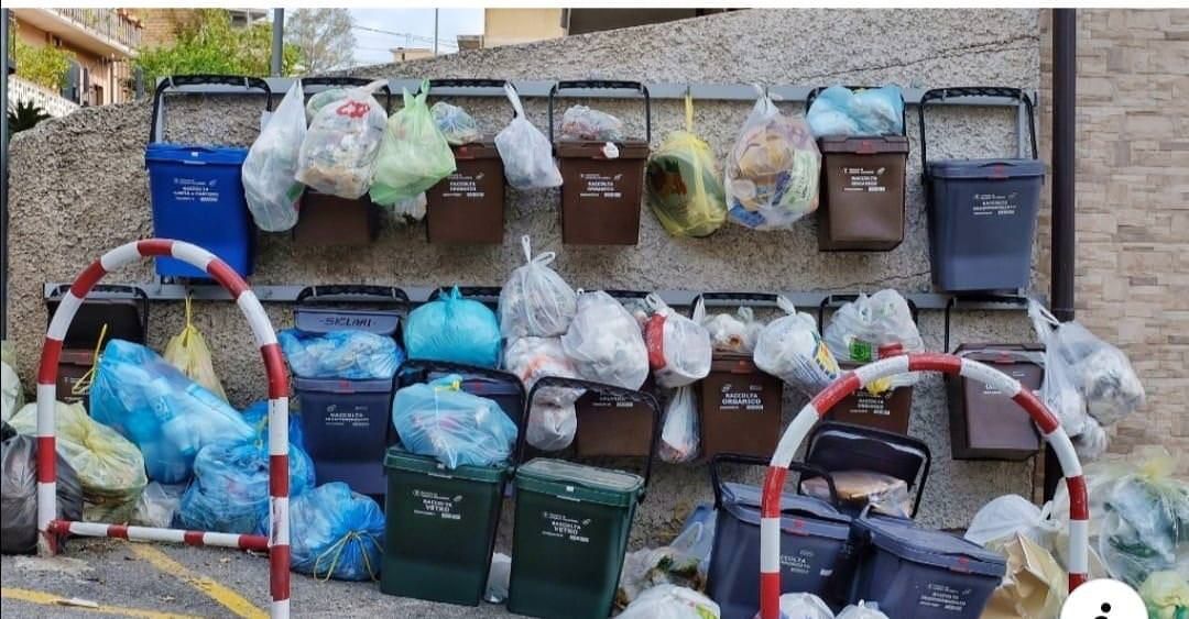 La sfida della città metropolitana: duemila tonnellate di rifiuti da smaltire in sette giorni