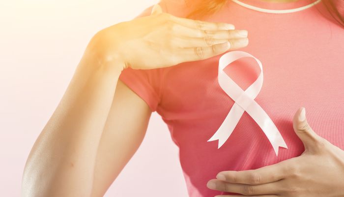 Tumore al seno, calano i decessi ma è fuga dal Sud