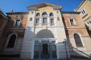 Biblioteca Civica, per salvarla Occhiuto pensa a una fondazione