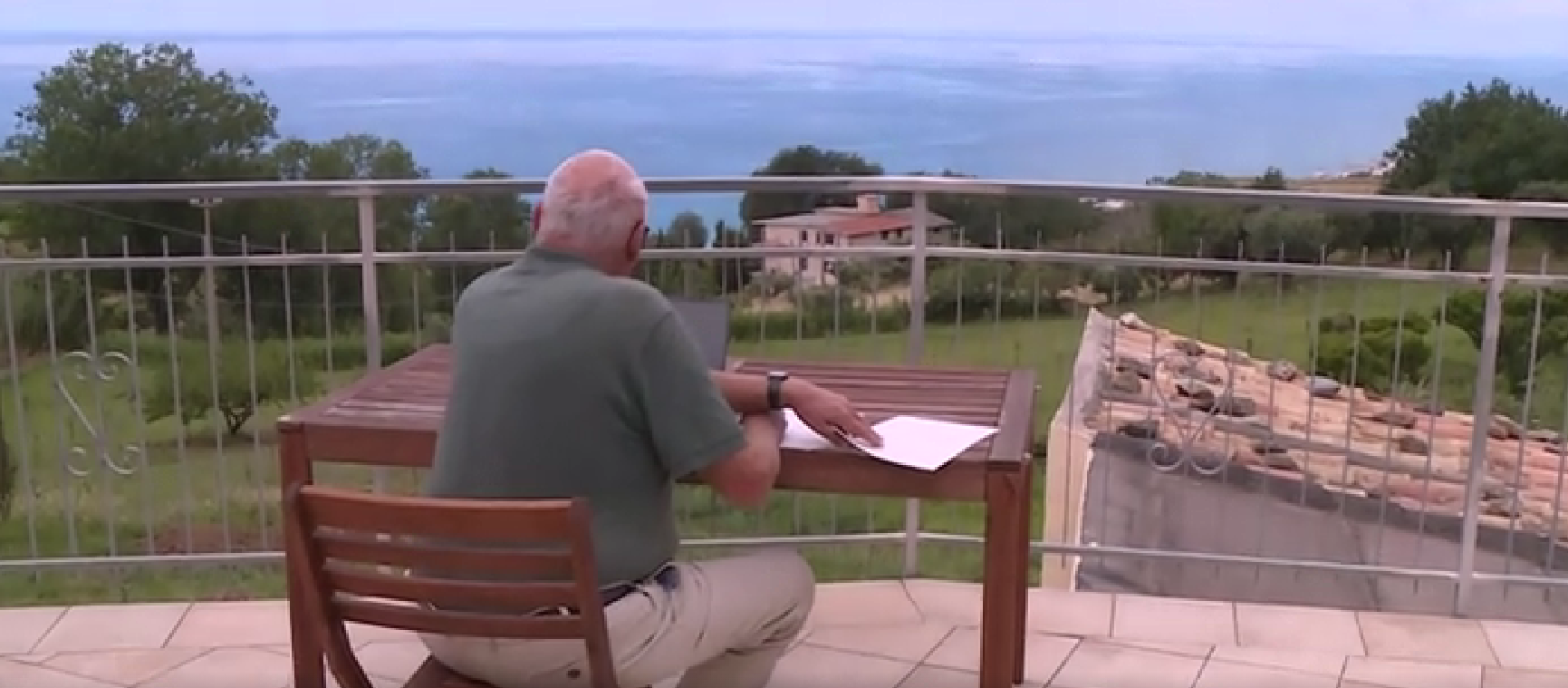 La storia di Wolfgang, l’astrofisico tedesco che si è trasferito in Calabria. «Qui è bellissimo»