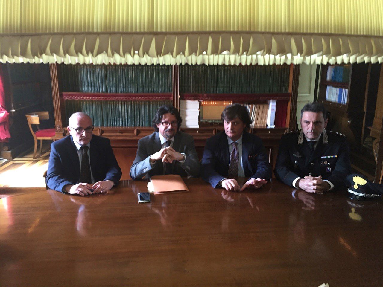 DIVISE INFEDELI | Le talpe del clan Rango