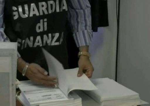 Assunzioni fantasma, scoperta una truffa da 500mila euro