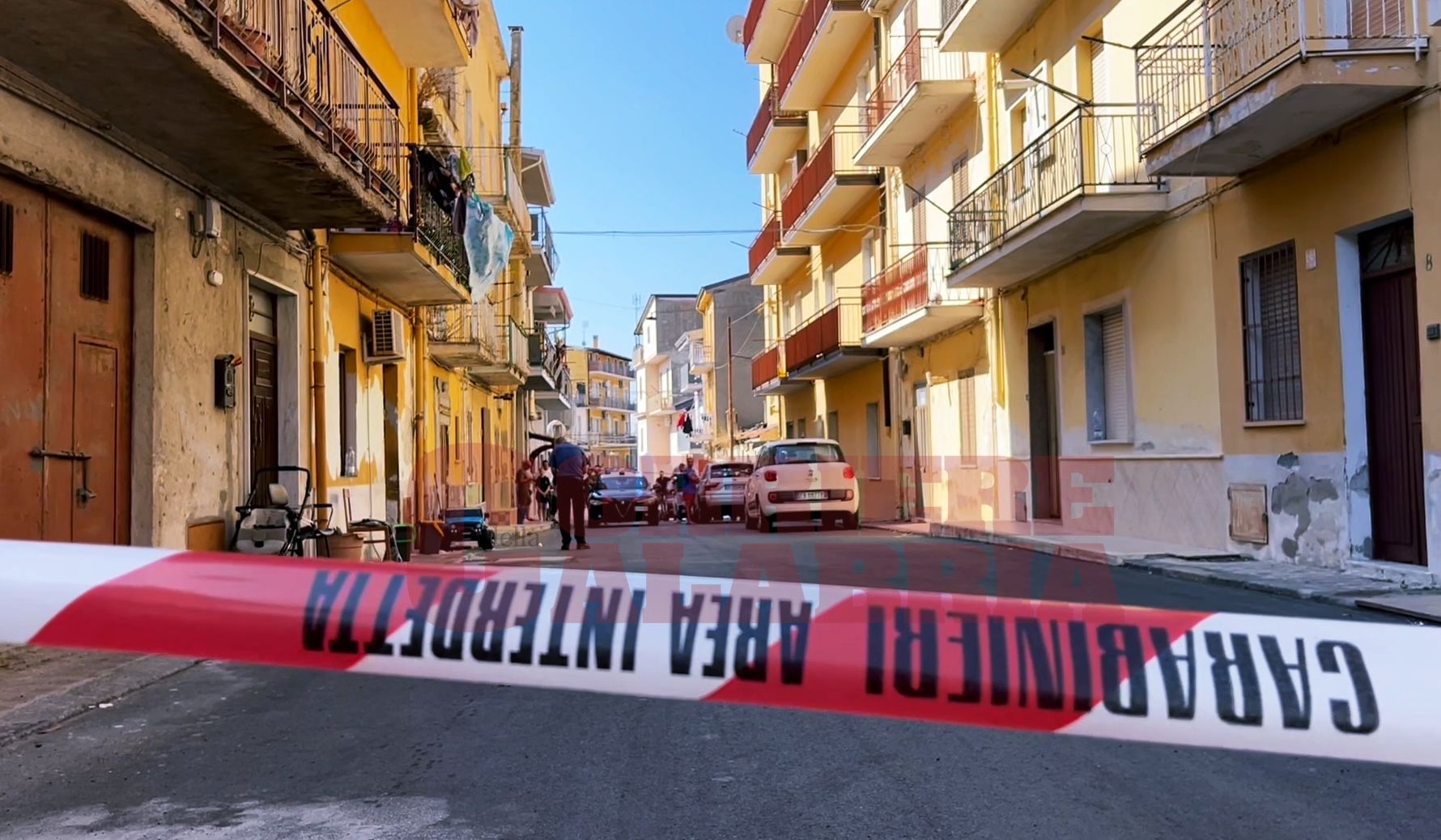 Omicidio a Cutro, 22enne ucciso all’alba. Fermato un commerciante del posto – FOTO E VIDEO