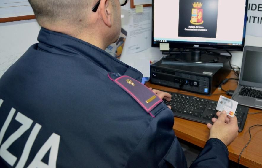 Deve scontare 5 anni di reclusione per truffe online, arrestato 38enne di Crotone