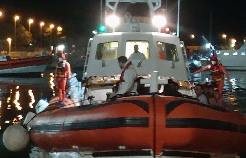 Nuovo sbarco a Roccella Jonica, 28 migranti soccorsi dalla Guardia costiera