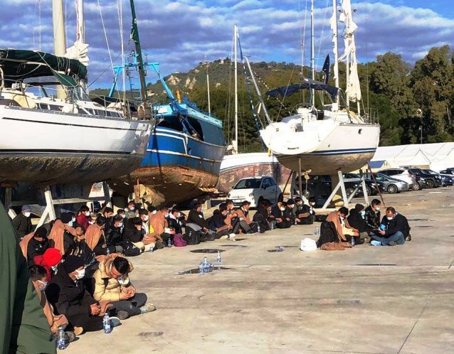 Nuovo sbarco a Roccella, in 120 arrivano nel porto