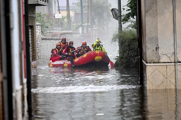 Bomba d’acqua nell’Avellinese, trovato il corpo di una vittima