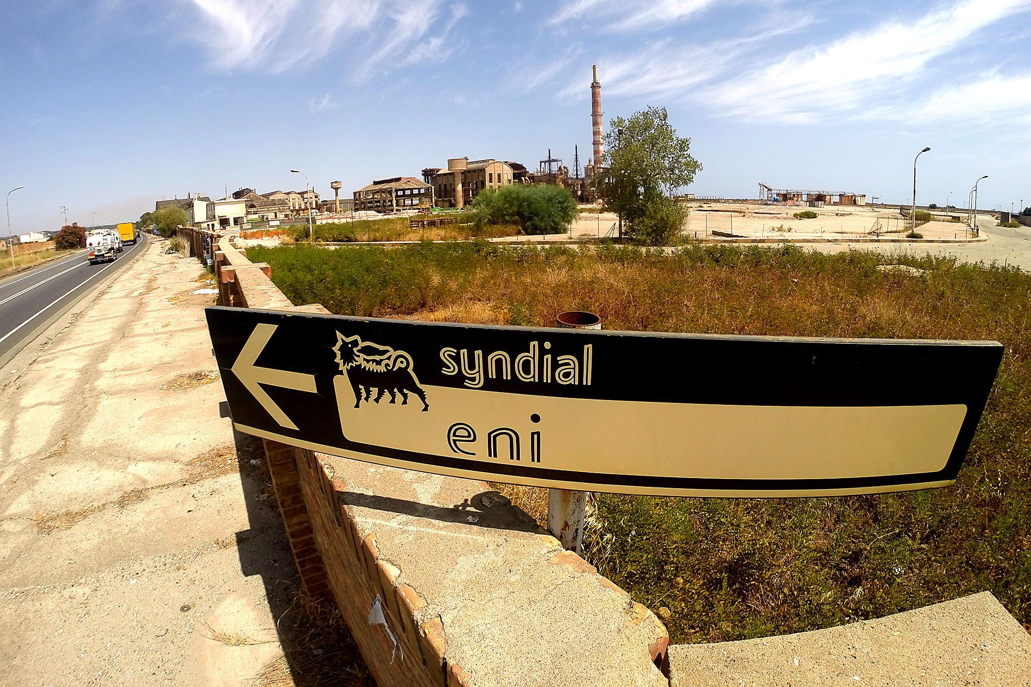 Inerzia e liti sulla bonifica. E i veleni restano a Crotone