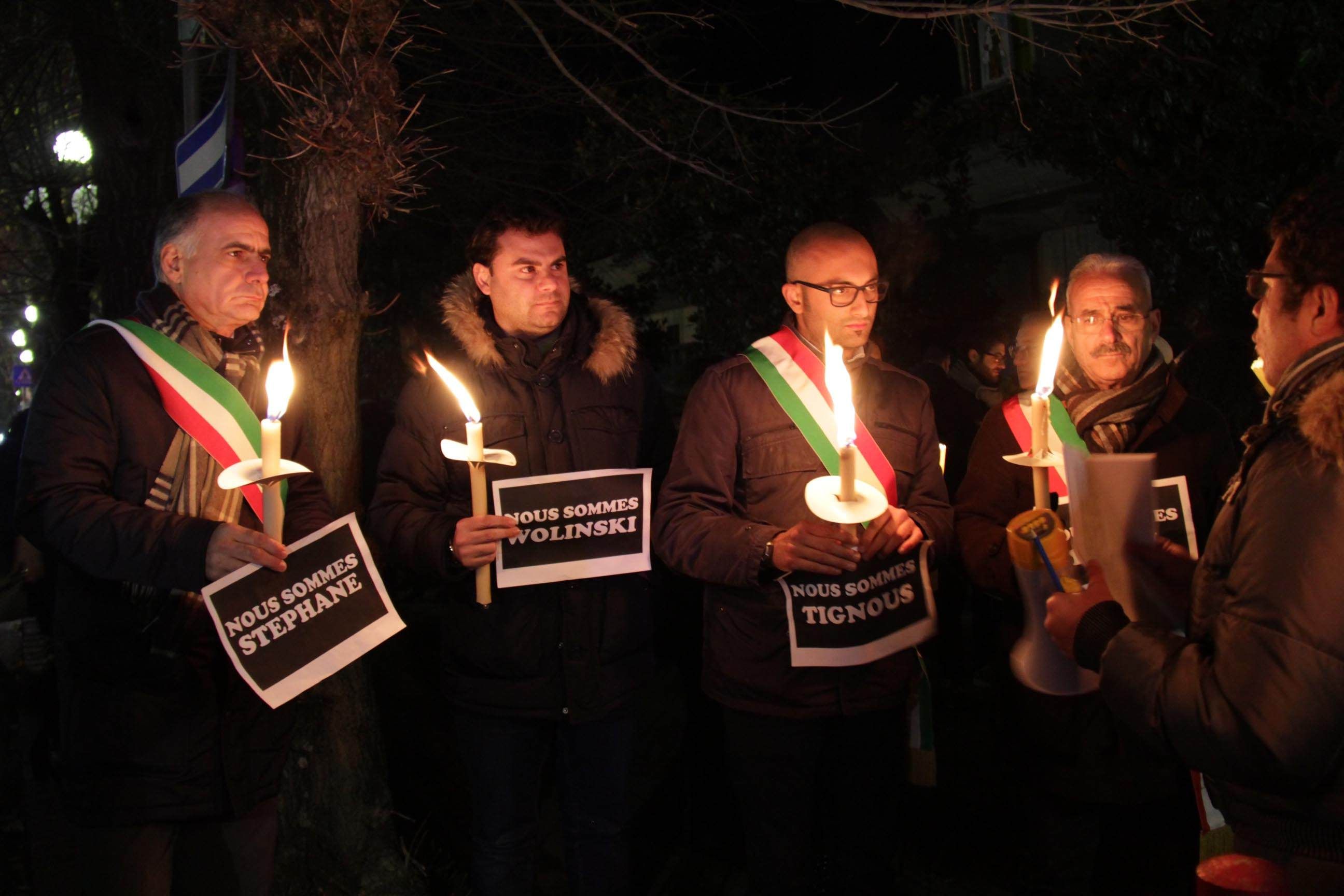 Rende, fiaccole in piazza per Charlie Hebdo