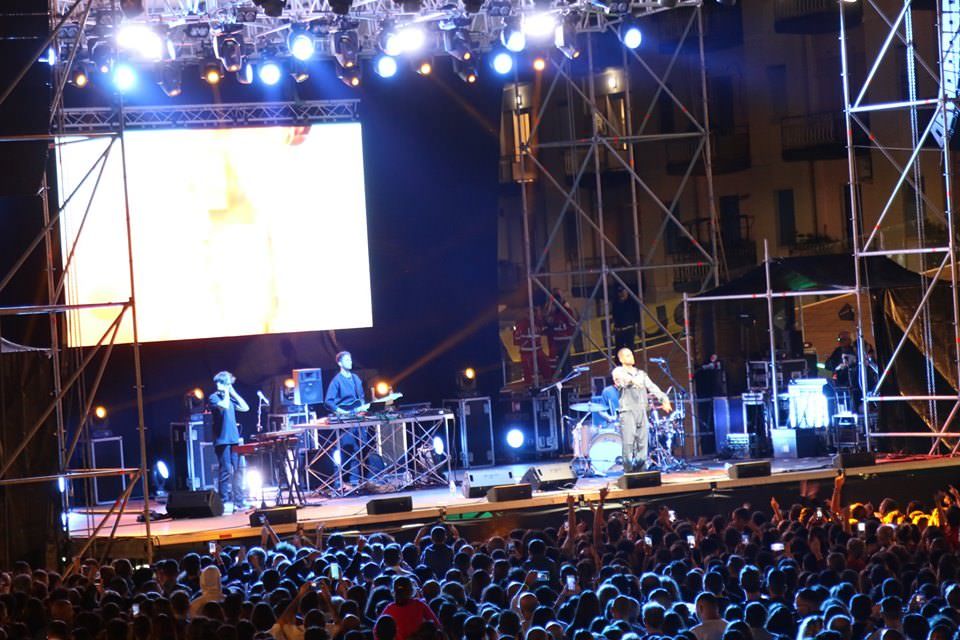 Cosenza, il Festival delle Invasioni si chiude con un fiume di gente per Mahmood