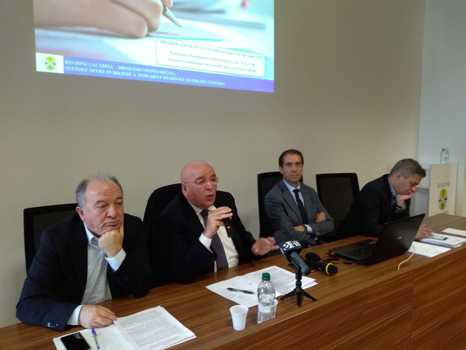 Ospedali, Oliverio presenta una “svolta” da 701 milioni