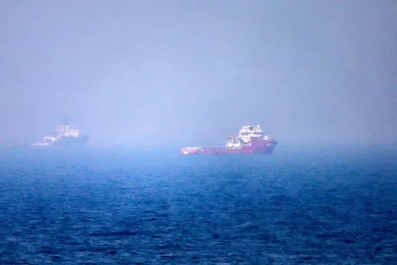 Missili iraniani contro due petroliere degli Emirati a Hormuz: un morto