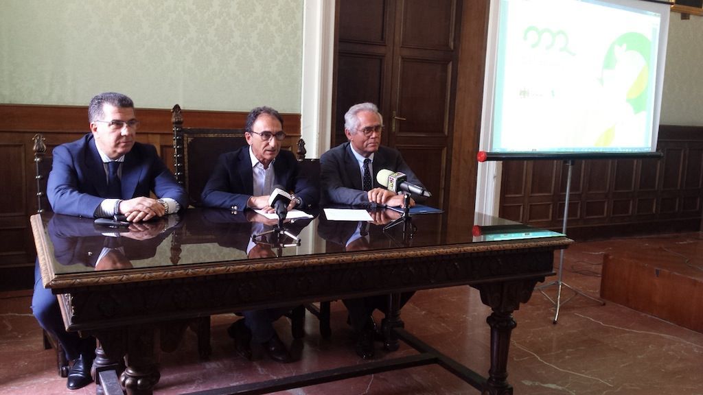 Rifiuti, "stoccata" di Abramo a Oliverio