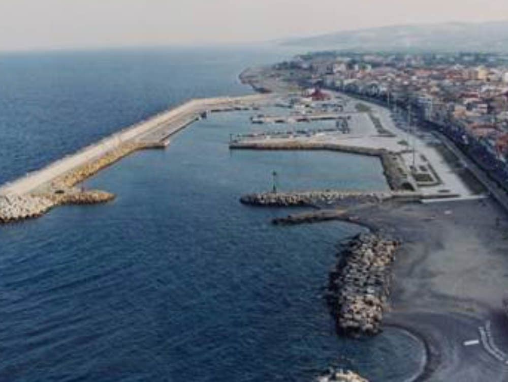 Anziano suicida nel porto di Crotone