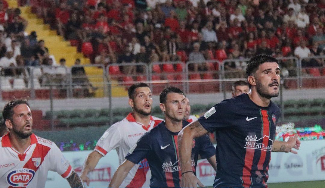 Cosenza, un tempo per pareggiare il doppio svantaggio a Mantova ma nel finale arriva la beffa