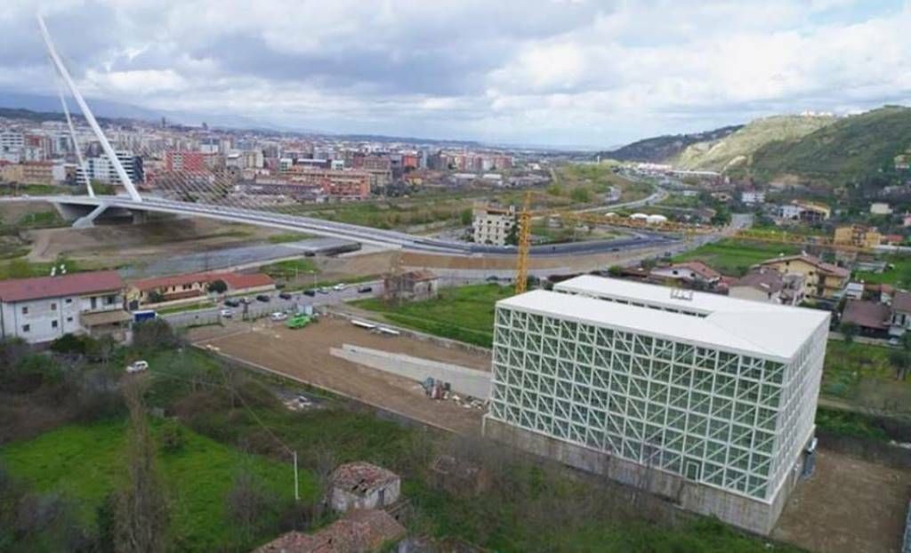 Planetario di Cosenza, l’affondo dell’opposizione contro Caruso