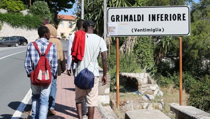 Migranti pagano ma i passeur li lasciano in Italia: arrestato un 66enne di Seminara