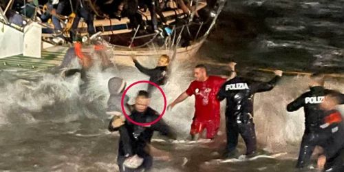 salvataggio migranti isola capo rizzuto