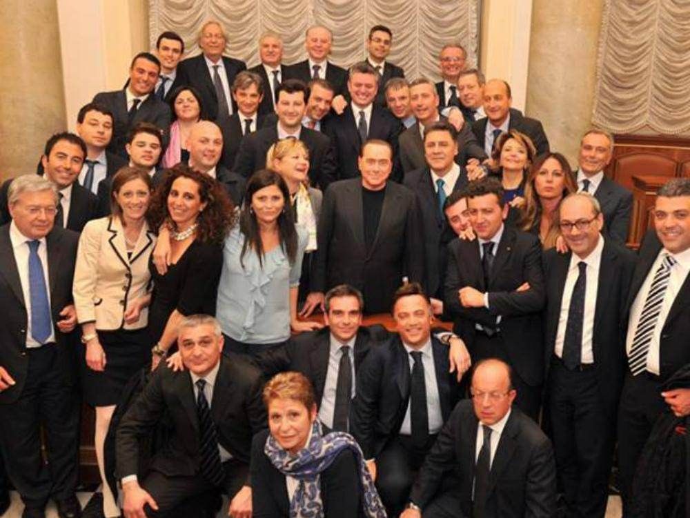 Berlusconi prende tempo sulla Calabria