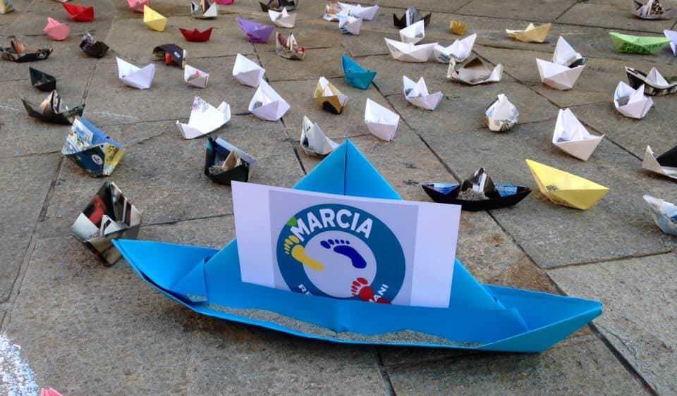 Il "Peace man walking" fa tappa a Lamezia con "Restiamo umani"